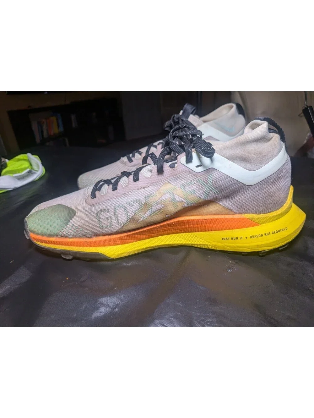Nike React Pegasus Trail 4 GORE-TEX Men’s Low Top Lace-Up Sneakers Good
